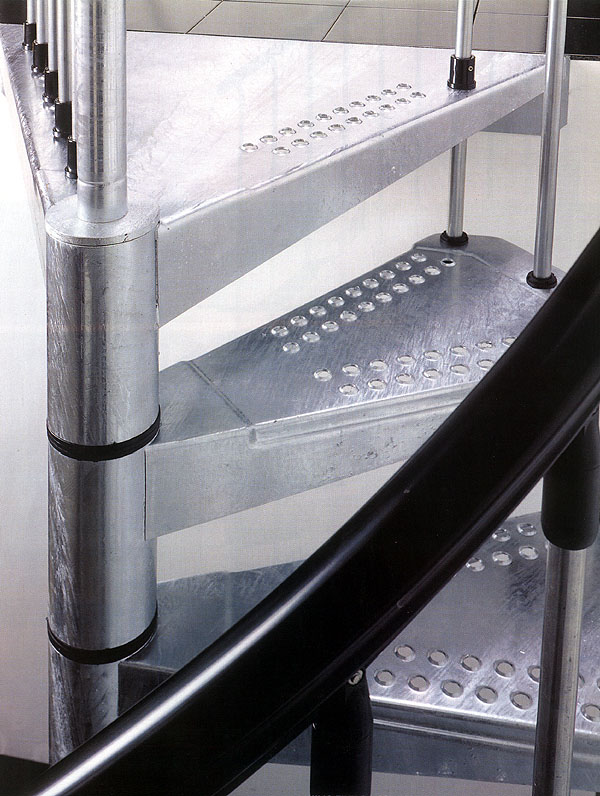 Escalera de Caracol modelo KLIO ZINK - detalle